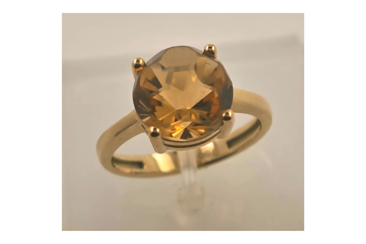 Sortija en oro amarillo con citrino